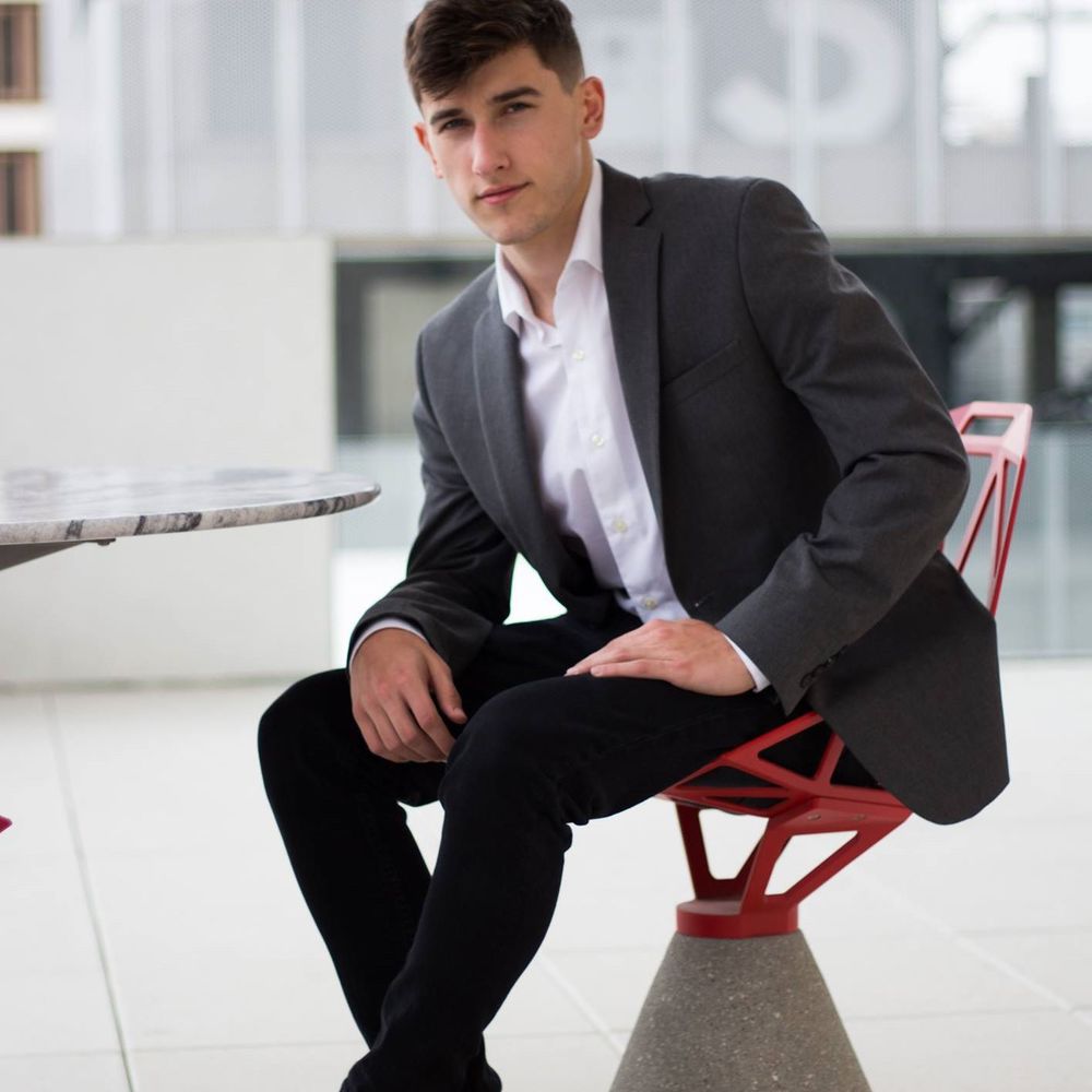 Meet your Posher, Cameron